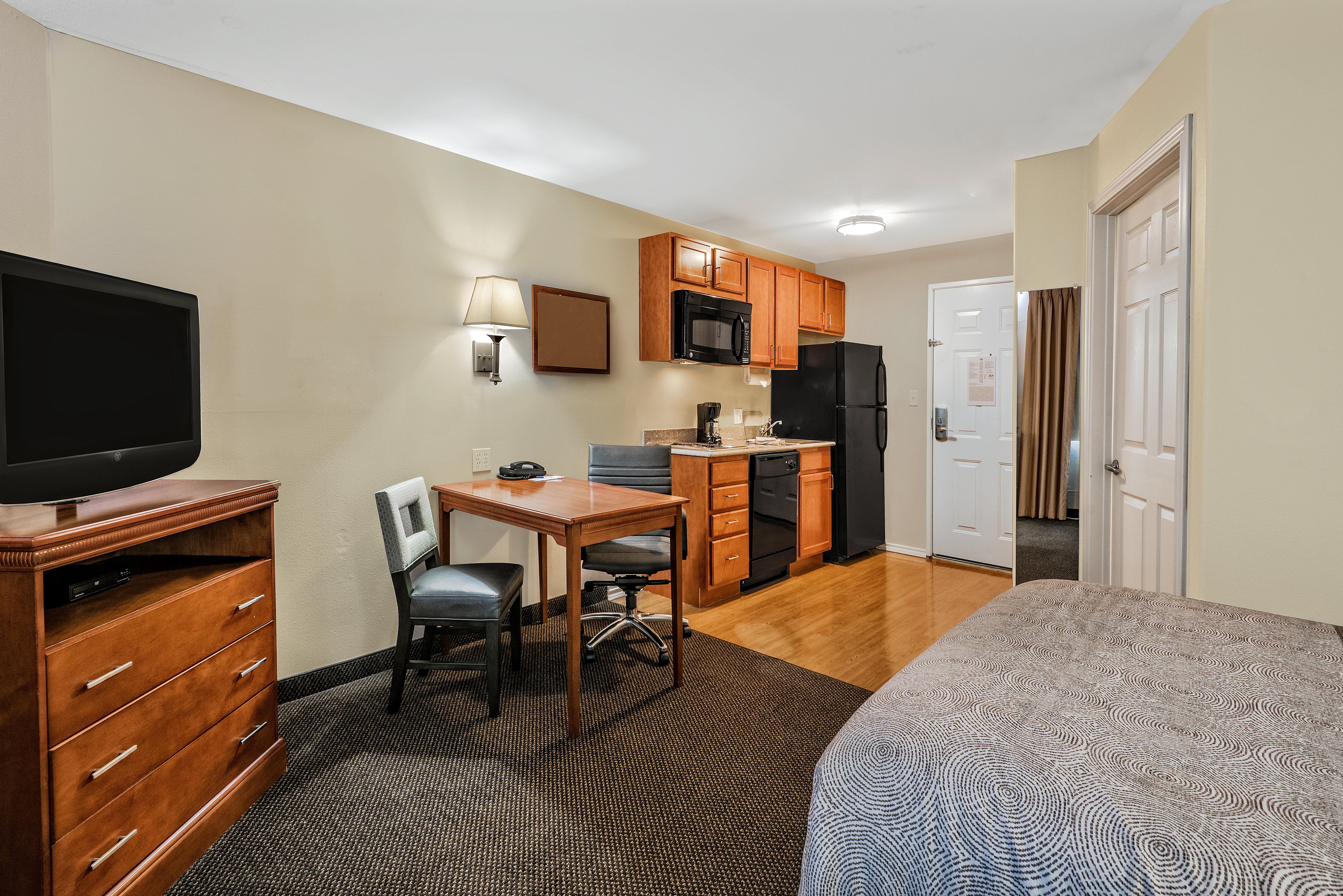 Hotel Candlewood By Ihg 2*